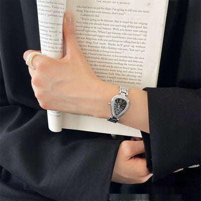 Reloj de Cadena Dorado con Cabeza de Serpiente para Mujer - Image 11
