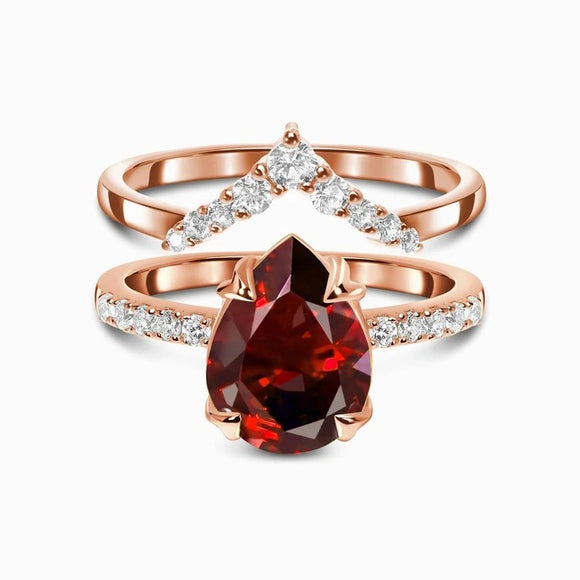 Anillo Doble Capa de Plata Esterlina con Rubí y Microcircones Chapado en Oro Rosa