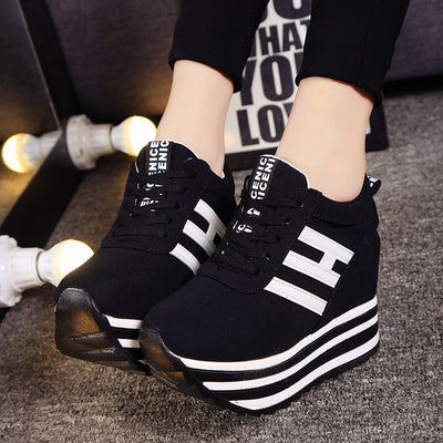 Zapatos Casuales para Mujer con Altura Elevada en Gamuza Mate - Image 3