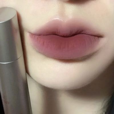 Labial Mate Velvet Tubo Plateado - Tono Leche Té Baja Saturación - Image 12