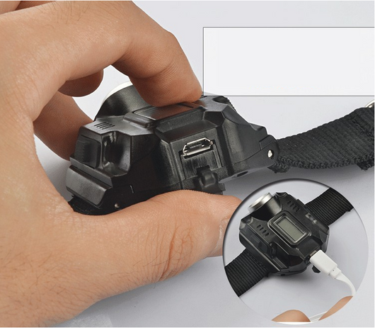 Reloj LED Recargable para Deportes Nocturnos y Ciclismo - Image 2