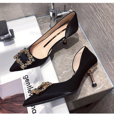 Zapatos de Punta Fina para Mujer con Detalles Brillantes y Laterales Calados - Image 10