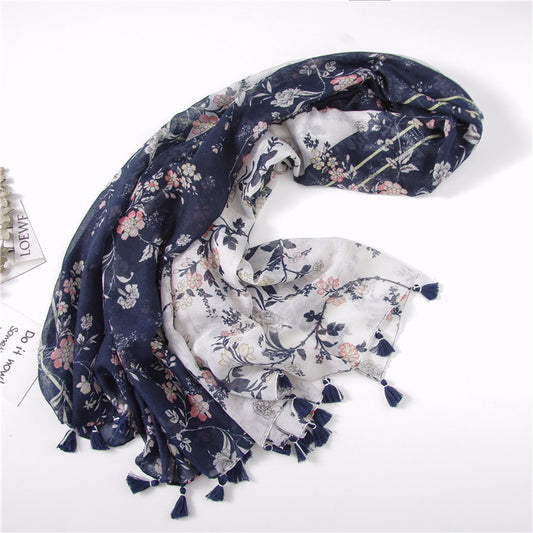 Pañuelo de Seda Artesanal con Estampado Floral Vintage y Flecos - Image 2
