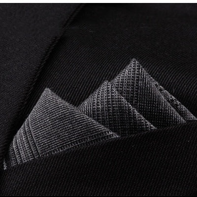 Traje de Algodón para Hombre Diseño a Rayas con Bolsillos, Pañuelo y Bufanda - Image 4