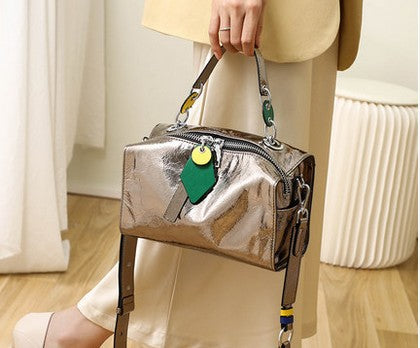Bolso Mensajero de Cuero Genuino Brillante con Asa Simple