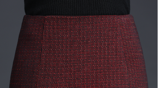 Falda Midi Ajustada Cuadros Rojo con Corte Sirena - Image 6