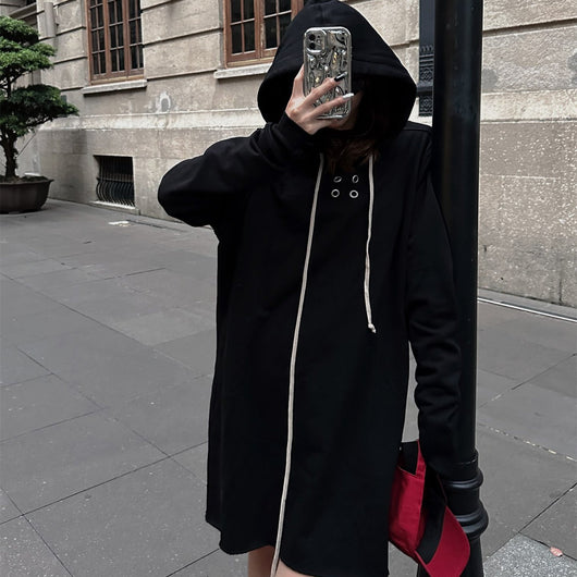 Sudadera Negra Oversize con Cordones y Largo Extendido
