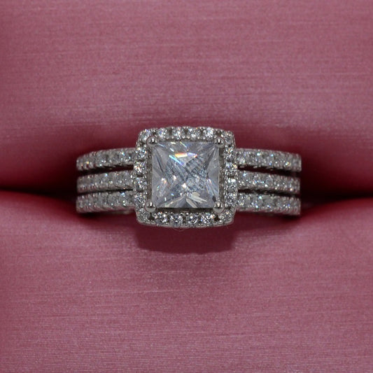 Anillo de Circonita Versátil para Mujer - Diseño Minimalista Elegante - Image 2