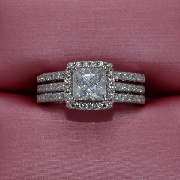 Anillo de Circonita Versátil para Mujer - Diseño Minimalista Elegante