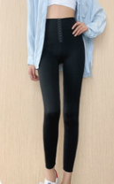 Leggins Shark para Mujer: Shorts Ajustados de Tres Cuartos en Negro para Ciclismo - Image 12