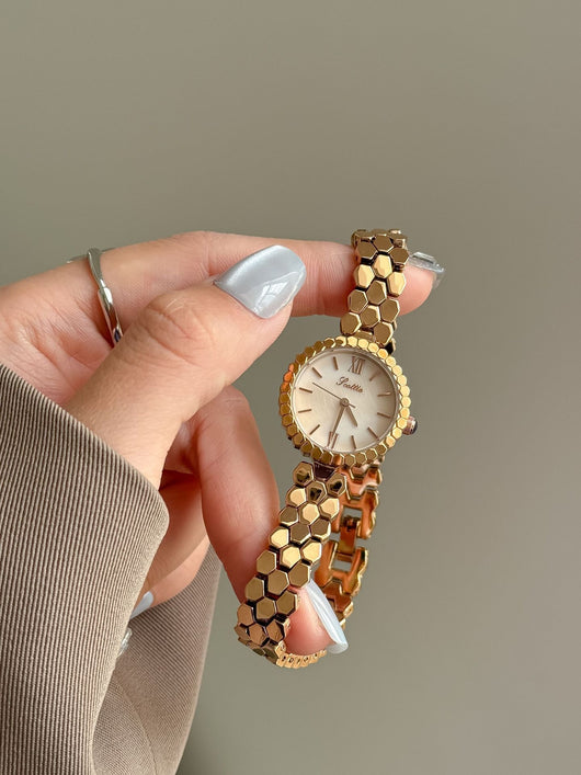 Reloj de Cuarzo Dorado Rosa Elegante y Compacto - Image 13