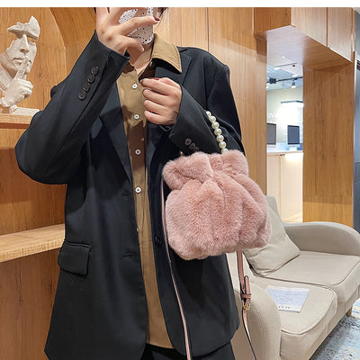 Bolso Mensajero de Peluche con Perlas para Mujer - Diseño Trendy e Instagrameable - Image 14