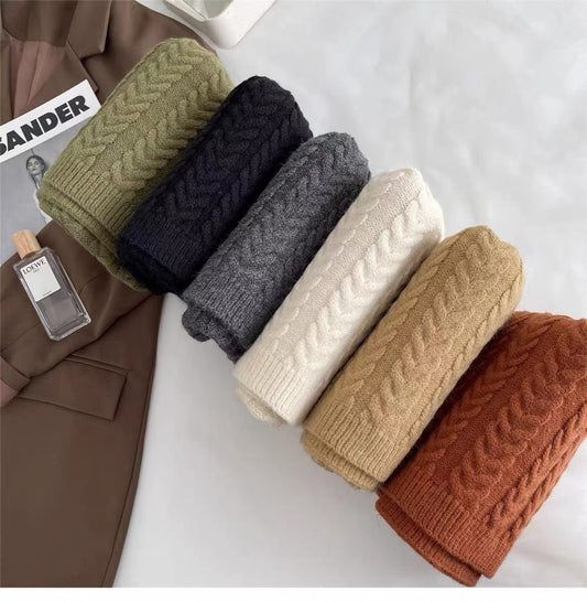 Bufanda de Lana Tejida Gruesa - Diseño Coreano Minimalista para Invierno - Image 2