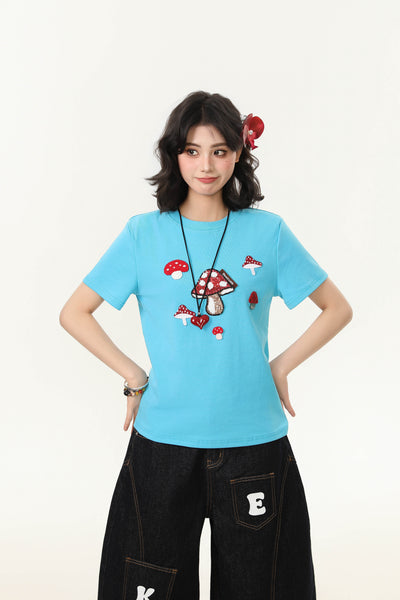 Camiseta Cuello Redondo Manga Corta con Bordado de Hongos para Mujer - Image 18
