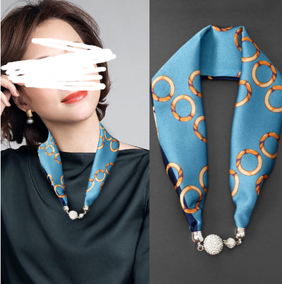 Pañuelo de Seda con Broche Magnético y Collar de Perlas para Mujer - Image 14
