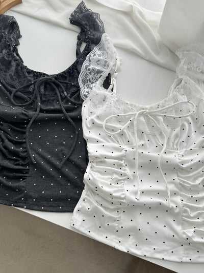 Blusa Crop Ajustada con Volantes, Encaje y Lunares - Manga Casquete - Image 7