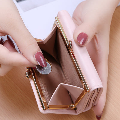Billetera de Cuero Compacta para Mujer - Image 9