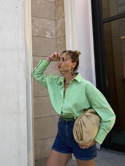 Camisa Holgada Verde Menta con Protección Solar