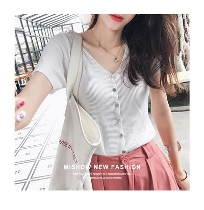 Conjunto Coreano Verano: Short Ajustado + Blusa Escote V - Image 17