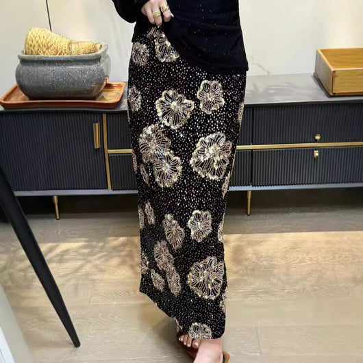 Falda Elegante de Terciopelo con Lentejuelas y Bordados Elaborados - Image 3