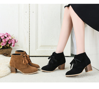 Botas Martin de Tacón Alto en Gamuza - Estilo y Elegancia - Image 5