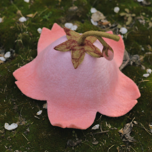 Gorro de Lana Fieltro Flor de Cerezo Hecho a Mano para Bebés y Niños - Image 4