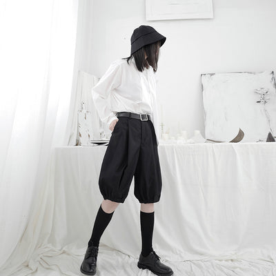 Shorts Oscuros con Puños Elásticos