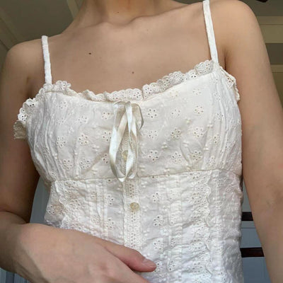 Blusa Elegante de Encaje con Escote Bajo y Hombros Plisados - Image 20