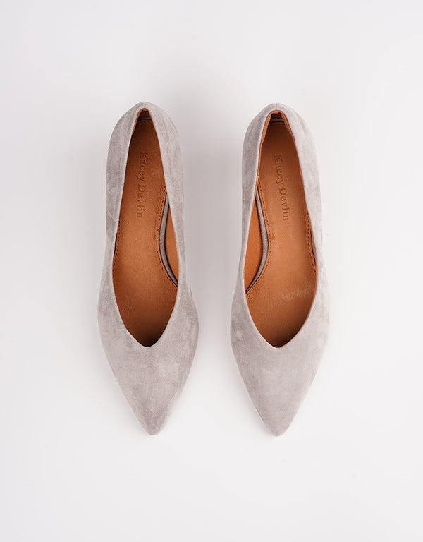 Zapato Stiletto de Punta Fina con Boca V en Ante - Comodidad Premium