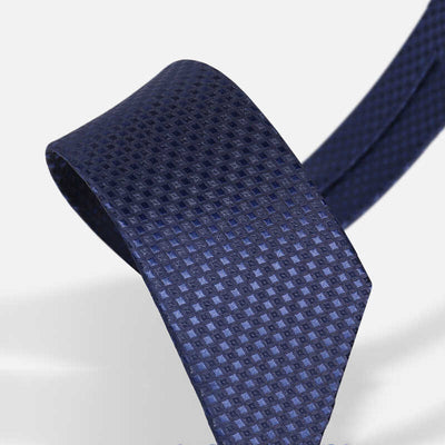 Corbata Azul Marino Degradado Cuadros 7cm - Elegancia Casual para Negocios - Image 2