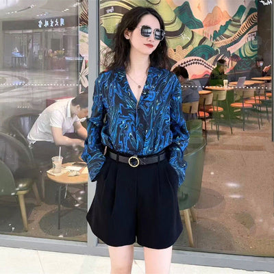 Camisa Retro Azul Marino con Solapa V y Estampado Tinta - Manga Larga - Image 4