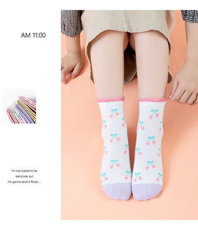 Calcetines Infantiles a Cuadros Franceses con Fresa y Dibujos Adorables - Image 7