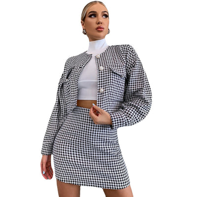 Traje Ejecutivo Ajustado de Dos Piezas - Chaqueta y Top Ceñido Sexy - Image 8