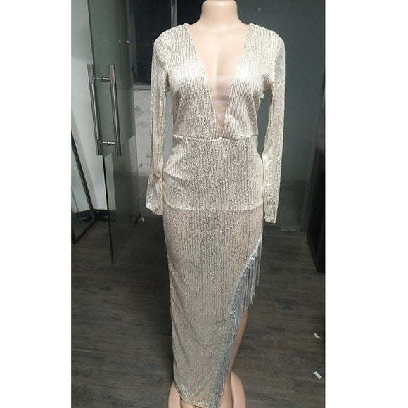 Vestido Asimétrico Elegante con Escote Profundo y Manga Larga