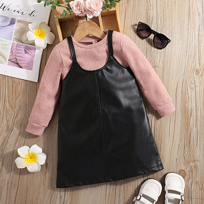 Conjunto Elegante: Blusa Tejida Manga Larga con Falda de Tirantes en Cuero - Image 3