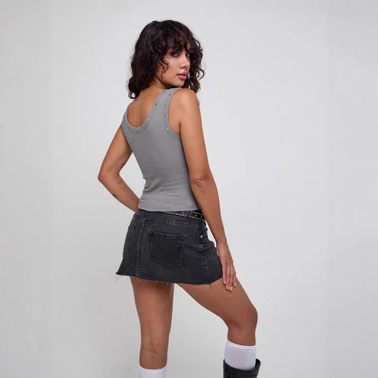 Camiseta Ajustada Picante para Mujer con Tirantes Finos - Image 3