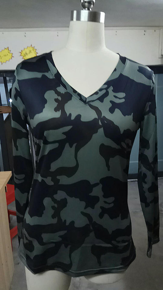 Blusa Camuflada Escote V para Mujer - Estilo Casual y Versátil - Image 2