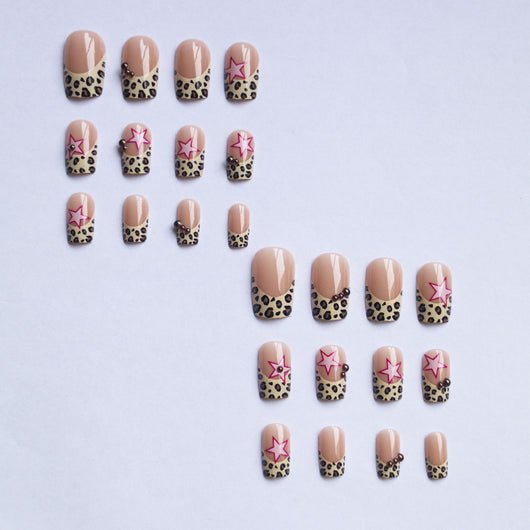 Uñas de Manicura Leopardo Francés con Estrella y Perla Diamantada - Image 2