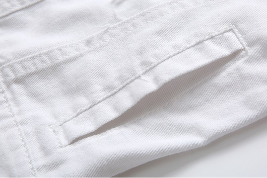Chaleco Denim Blanco con Bolsillos y Detalles Rotos - Image 21
