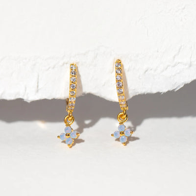 Aretes Flores Delicadas con Micro-incrustaciones y Clip Ajustable - Image 3