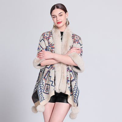 Capa Shawl Étnica con Pompones de Pelaje - Image 15