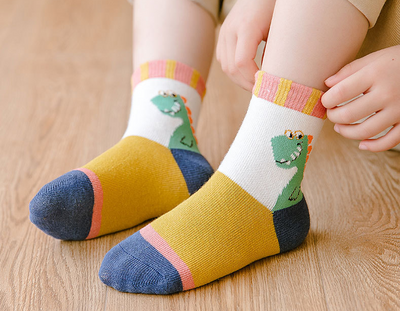 Calcetines Tubulares con Dinosaurios 3D para Niños y Niñas - Image 6