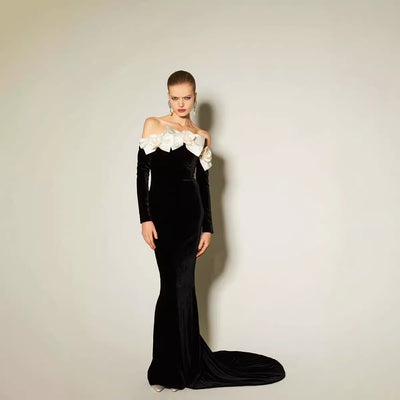 Vestido Largo de Terciopelo Negro con Cola Sirena - Image 3