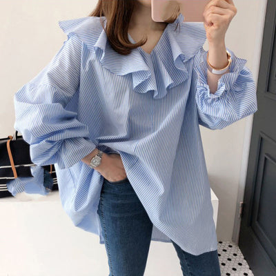 Blusa Suelta con Cuello V y Volantes - Image 7
