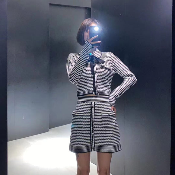 Falda Tejida Slim con Hebilla de Cristal y Moño Rayado