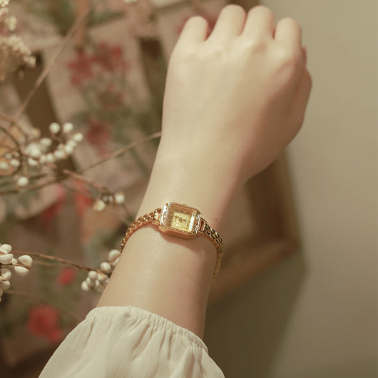 Reloj Vintage para Mujer con Detalles en Cobre - Estilo Clásico Atemporal - Image 3