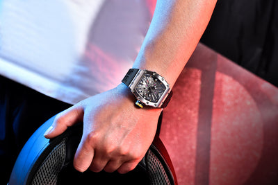 Reloj de Cuarzo para Hombre con Calendario y Diseño Cuadrado - Image 10