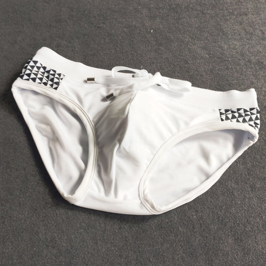 Braga Bikini Clásica Blanco y Negro con Copas - Image 11