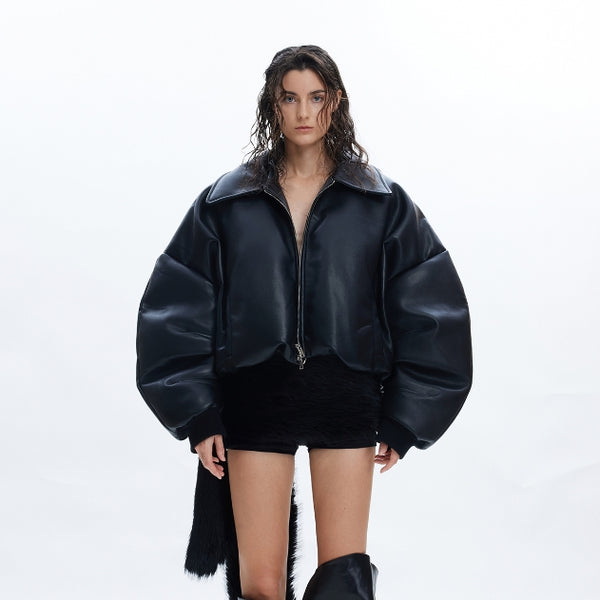 Chaqueta Acolchada de Cuero con Cuello de Piel Reciclada