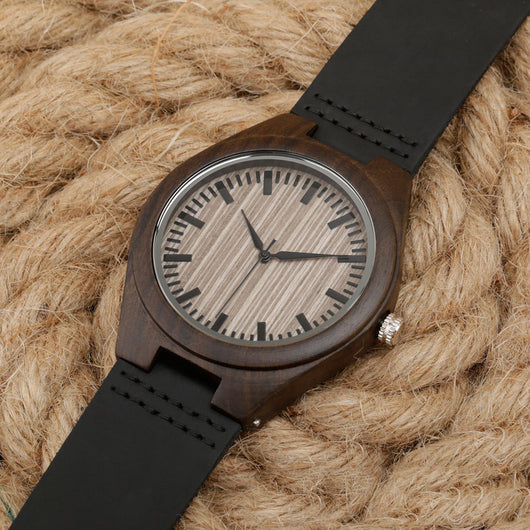 Reloj de Madera con Esfera Marrón y Gravado en la Caja - Image 3